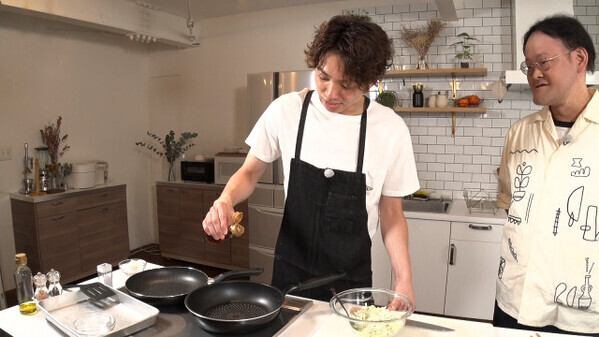 アインシュタイン・河井ゆずる、3分で“ビールに合うおつまみ”手作り