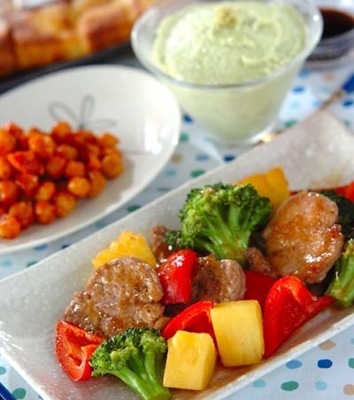 今日の献立は「豚肉とパイナップルの炒め物」　E・レシピ