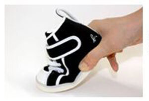 300足限定『アニエスベー　アンファン』と『ルコックスポルティフ』がコラボ、子ども用スニーカー発売