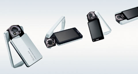 “自由自在”なデジタルカメラ「EXILIM TR100」、CASIOより新登場！