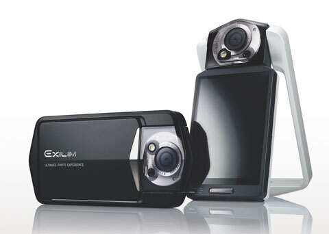 “自由自在”なデジタルカメラ「EXILIM TR100」、CASIOより新登場！