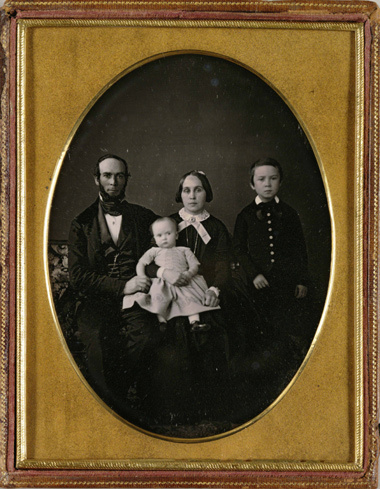 カメラを持って親子で参加！「こどもの情景－こどもを撮る技術」開催中