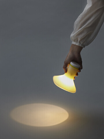いざという時の非常灯にもなる、オシャレな3Way充電式LEDライトが新発売