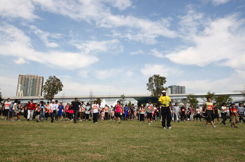 高橋尚子さんと一緒に親子で走ろう！『スマイル エコ・ランニング for 東北』お台場で開催