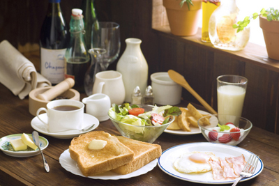 一日の元気の源は 、牛乳を取り入れた「朝食」から