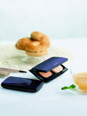 “シミ”の悩みを解決へと導くファンデーション「フローレス フィット」発売記念　「美活カフェ」をオープン