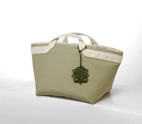 利益は復興支援に全額寄付、4WAYマイバッグ数量限定発売