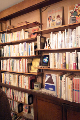 横浜に古本・雑貨を扱うギャラリーショップ「greenpoint books & things」がオープン