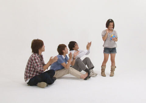 手をかざすだけで演奏できる！　不思議なおもちゃ「ウタミン」が登場