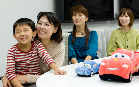 お母さんブロガーおススメ！「カーズ２」ブルーレイ鑑賞会レポート