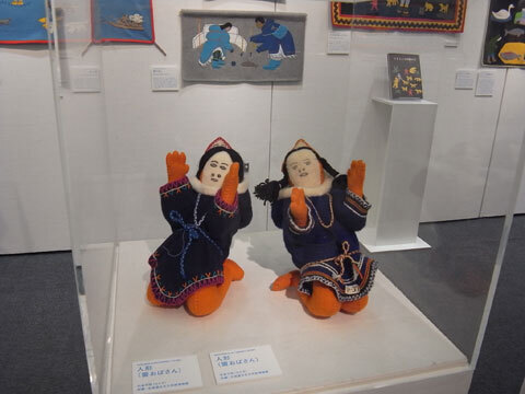 クラフトを通して文化を知る、「北極海とイヌイットの壁かけ」展開催中