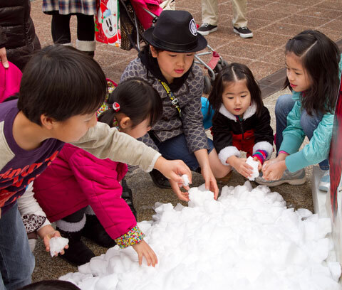 本物の雪にふれて遊べる！　イクスピアリで「さっぽろ雪まつり プレミアムキャンペーン」を開催