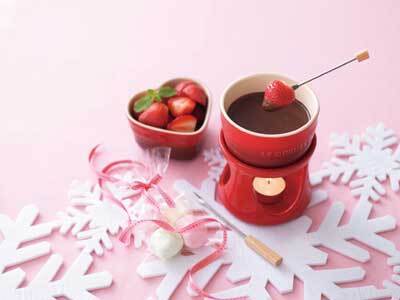 ル・クルーゼ」からクリスマスのスペシャルセットが発売中