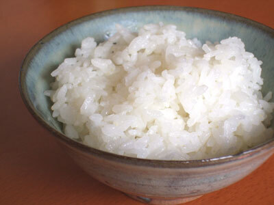 お米にまぜて炊くだけ、子育て世帯向け栄養強化米 「新玄(R) ごはんでファイト」を食べてみた！