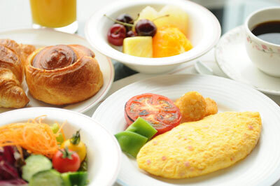 家族で天体ショー観測を 「金環日食をホテルで見よう！観測メガネ付き宿泊プラン」