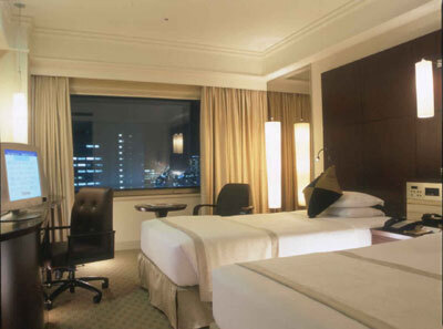 家族で天体ショー観測を 「金環日食をホテルで見よう！観測メガネ付き宿泊プラン」