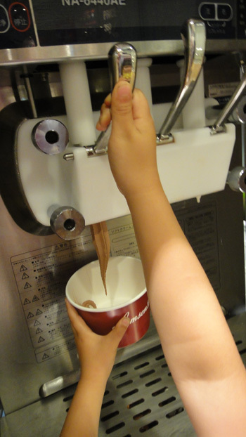 フローズンヨーグルト＆ソフトクリームバー Lemson’sがオープン