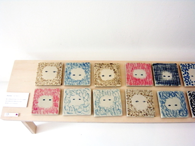 皆川明さんと安藤雅信さんのコラボレーション、「はねの器　ハナの器」展開催中