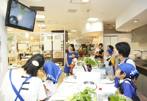 おいしいパン作りにチャレンジ！YOMEちゃん 親子料理教室レポート