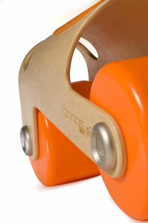 子ども向け足蹴り乗用玩具「glodos ビットバイク」がグッドデザイン賞を受賞