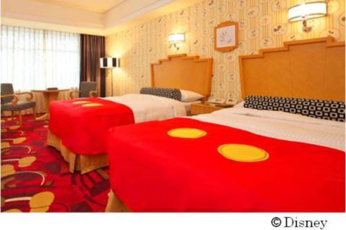 ディズニーアンバサダーホテルに新しく登場したミッキーマウスルームとミニーマウスルームの宿泊を Disney Mobile On Docomo の利用特典として各部屋50組に抽選でプレゼント ウーマンエキサイト