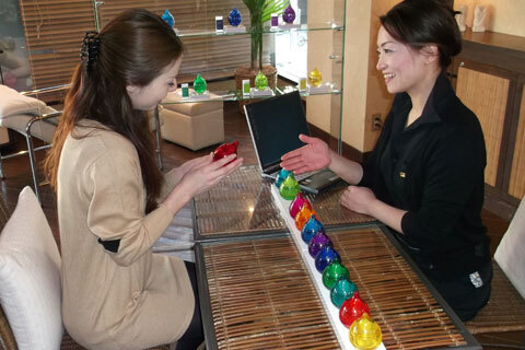 あなたの本質の色（ピュアカラー）は何色？　カラーセラピーもできるビューティサロン『CAMES STUDIO グラサ青山店』