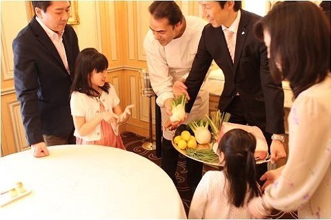 親子で楽しめるジョエル・ロブションのスペシャルなコース 夏休み「親子でロブションフレンチ」