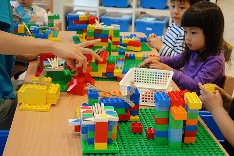 日本で唯一！　レゴ（R）ブロックのブランドストアとスクールの併設店舗が六本木ヒルズに登場