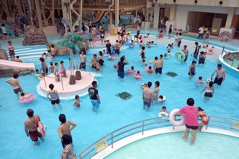 無料送迎バスで首都圏からホテルへ直行！　子連れに人気の「スパリゾートハワイアンズ」宿泊レポート