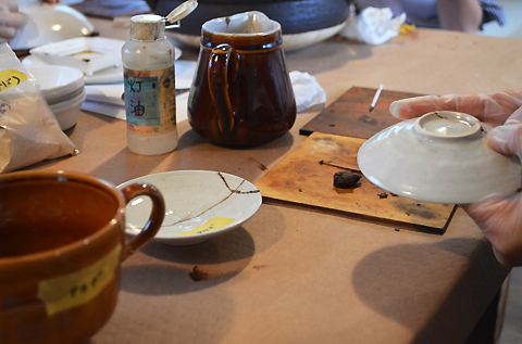 大切な器を直して、長く使う「金継ぎ」とは？ ～「金継ぎ部」体験レポート！＜前篇＞