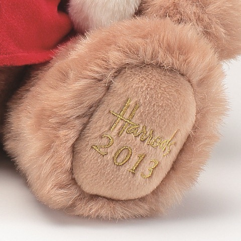 2013年の＜ハロッズ＞イヤーベアの販売がスタート！