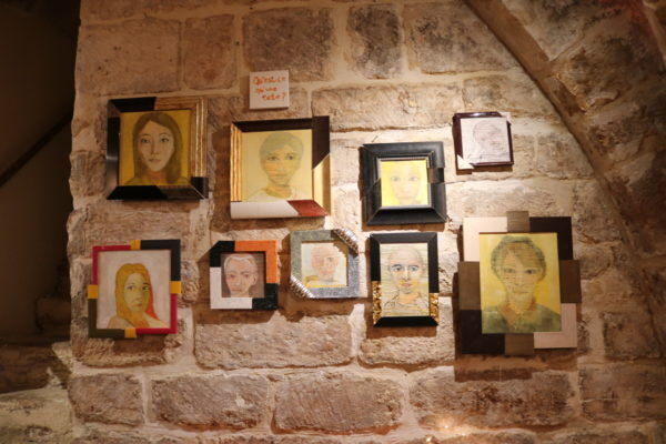 地下室で油絵の個展を開催、アーティスト達が集う夜。【夢見るパリ vol.4】