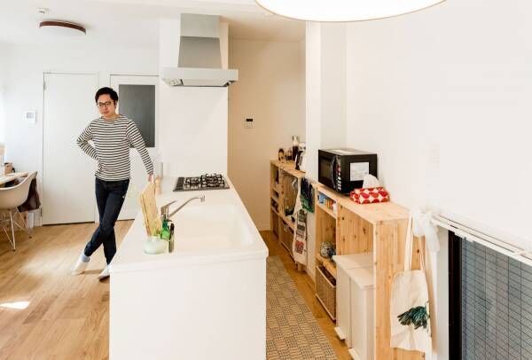 DIY家具がキッチンを主役にする。ふたり暮らしの広々LDK【プチDIY女子達のお部屋案内】