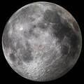 開けば満月。フラップを折れば三日月に。リアルすぎる月のクレーターのクラッチバッグが登場