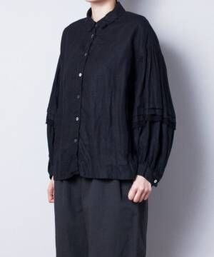 モードな雰囲気で差を付けて。春夏こそ着たいブラックの「シャツ・ブラウス」特集