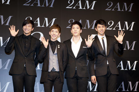 2PM兄弟分の2AM、来年1月日本デビュー＆初ツアー決定
