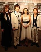 ABBAが作曲を手がけた伝説のミュージカル、日本初演が開幕