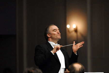 震災復興支援のため、世界的指揮者ゲルギエフが、一夜限りのコンサートを開催