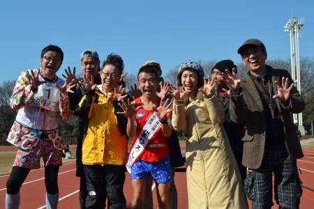 WAHAHA本舗の全体公演『ミラクル』一同「がんばるニャー」