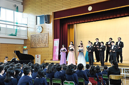 東京・春・音楽祭のプレイベント「桜の街の音楽会」が開幕