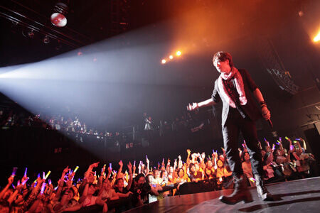椎名慶治ツアー・ファイナルで年末のバースデイ・ライブを発表！