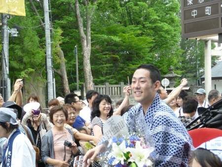勘九郎「すごい！」とびっくり　松本城への登城行列で市民から大歓迎！
