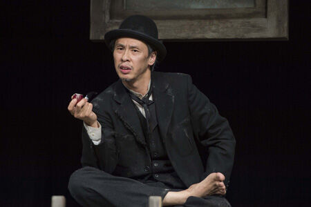 ケラ＆大倉孝二の演出・主演コンビで、伝説のひとり芝居『ゴドーは待たれながら』を上演