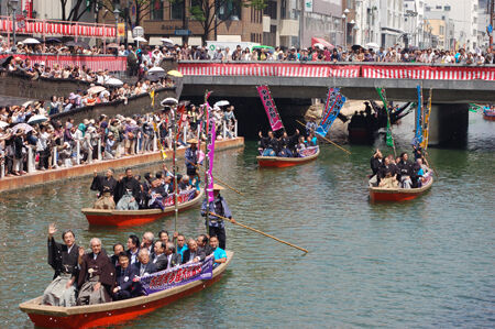 歌舞伎独特の伝統行事「船乗り込み」が初夏の博多で開催！