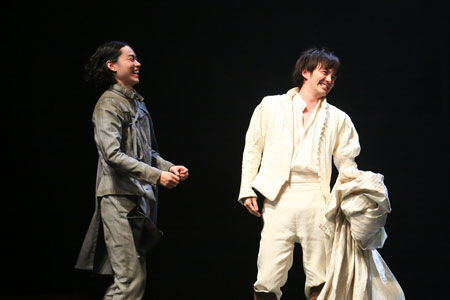 舞台「ローゼンクランツとギルデンスターンは死んだ」撮影：宮川舞子