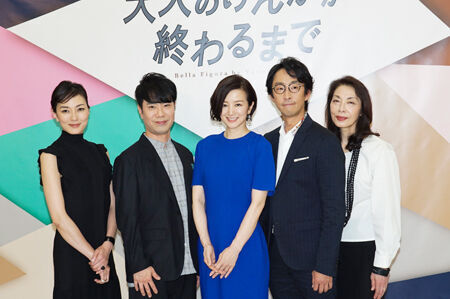 （画像左から）板谷由夏、藤井隆、鈴木京香、北村有起哉、麻実れい撮影:源 賀津己