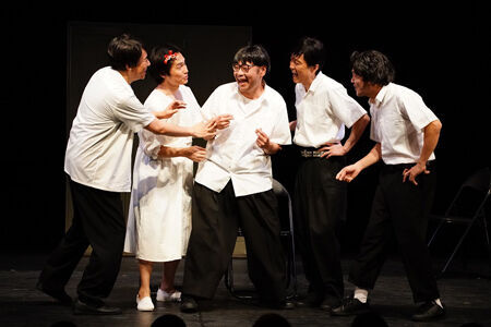 池田成志らが福岡弁で繰り広げる、青春の終わりとゾンビの物語