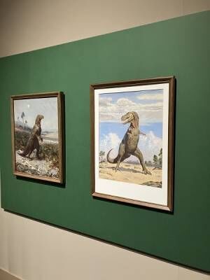 骨じゃない“アート”の恐竜たち、特別展『恐竜図鑑』