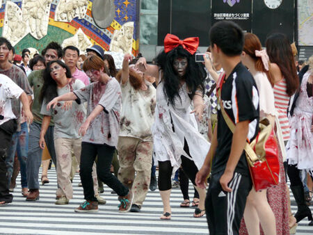 8月10日“バイオの日”、アンデッドの大群が渋谷で新作PR