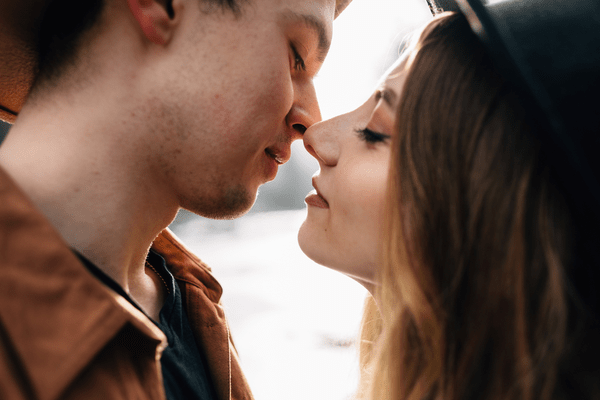 キスしたい…！男の理性をかき乱す女性の「キスしたくなる表情」(2020年2月11日)｜ウーマンエキサイト(1/2)